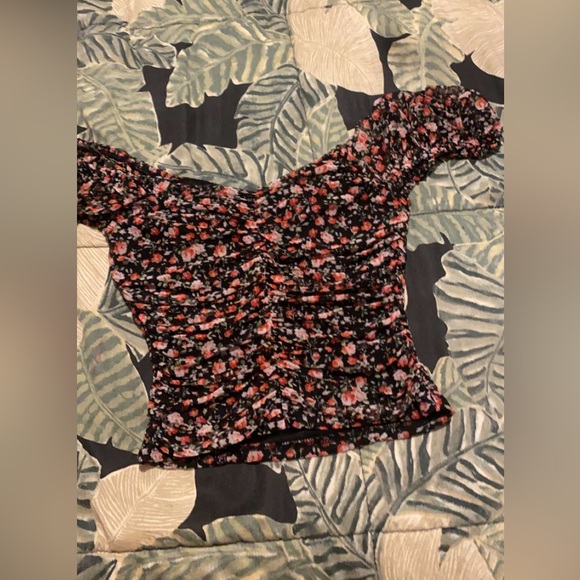 Flowery crop top - Picture 2 of 3